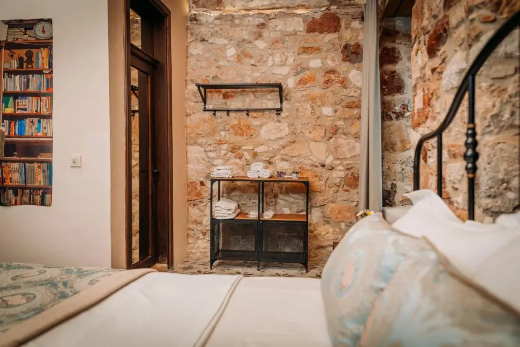 Nills Stone House otel