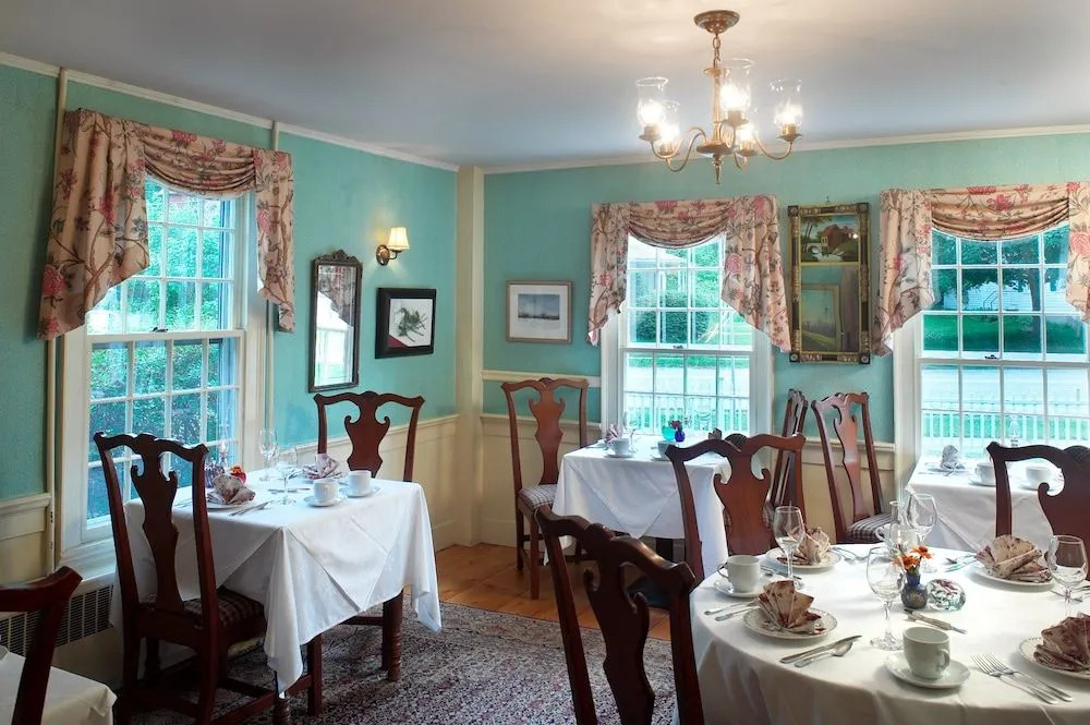 Three Mountain Inn