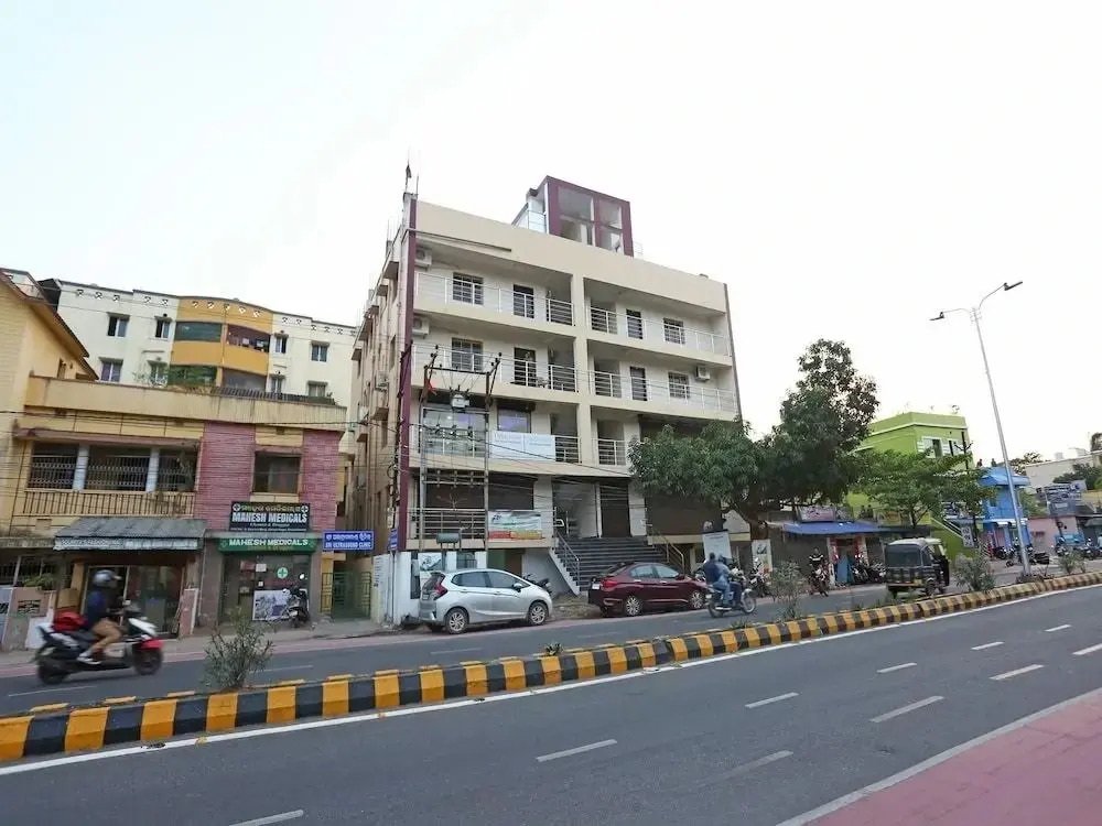 Ekamra Inn by OYO Rooms