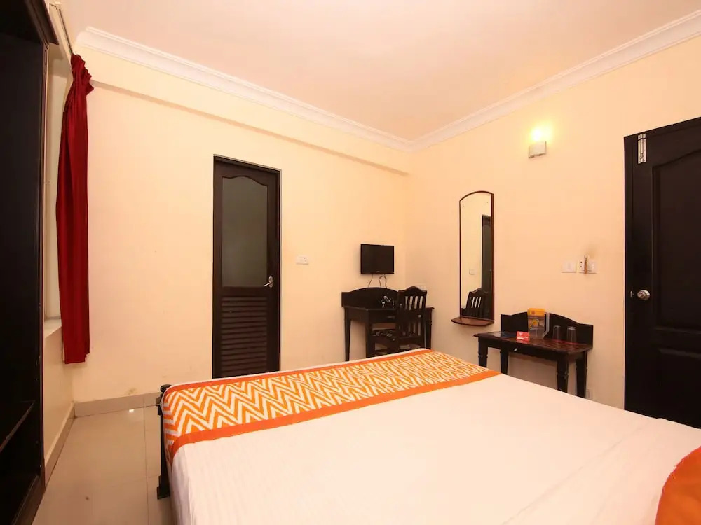 Hotel Emerald Inn