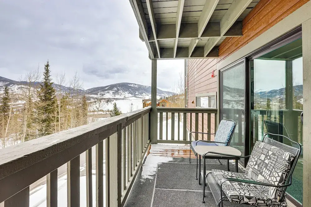 Ski, Shred & Tube: Mtn-view Condo in Silverthrone!
