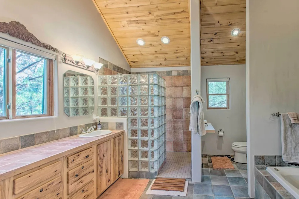 Stunning Angel Fire Cabin w/ Hot Tub & 3 Decks!