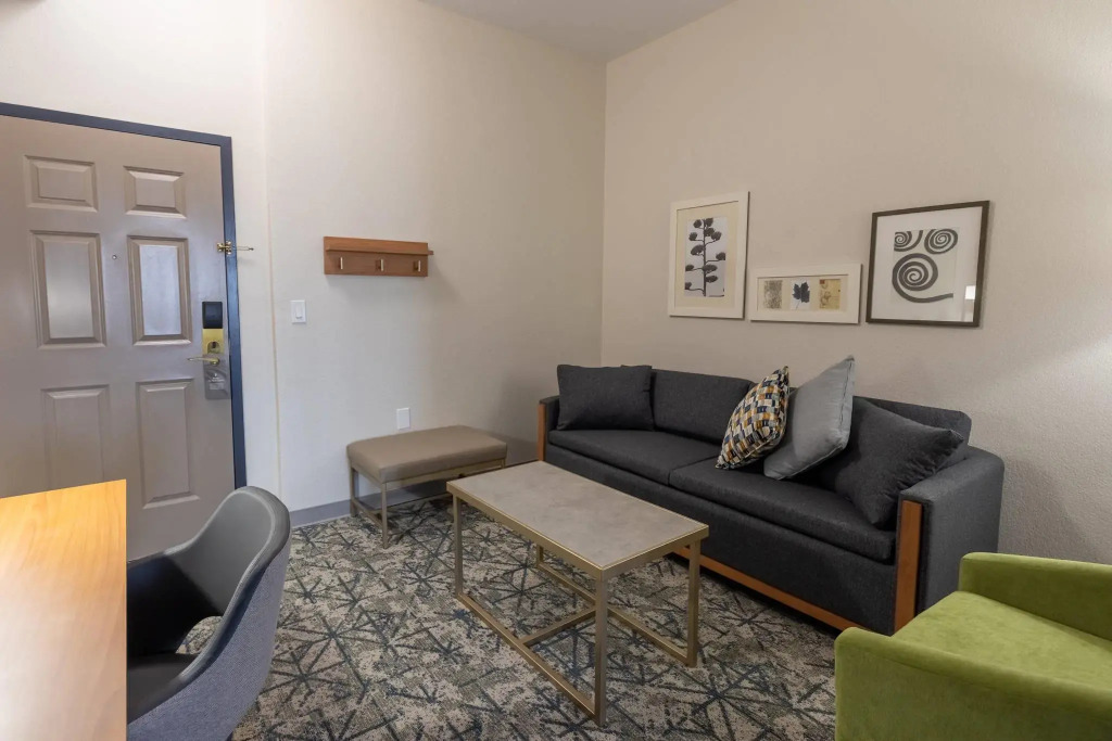 Country Inn & Suites by Radisson, St Petersburg - Clearwater, FL