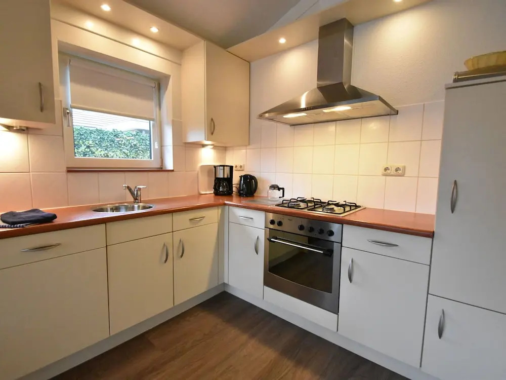 Beautifully Furnished Holiday Home With hot tub and Large Garden on the Veluwe