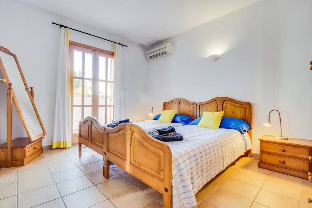 Charming villa with private pool and wifi