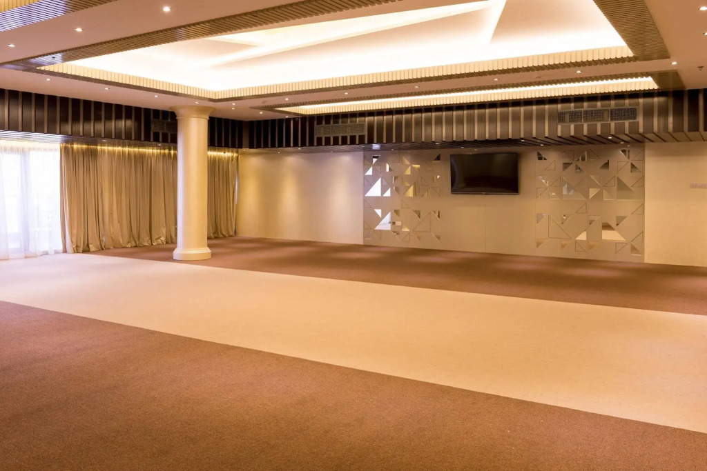 Al Qurum Resort