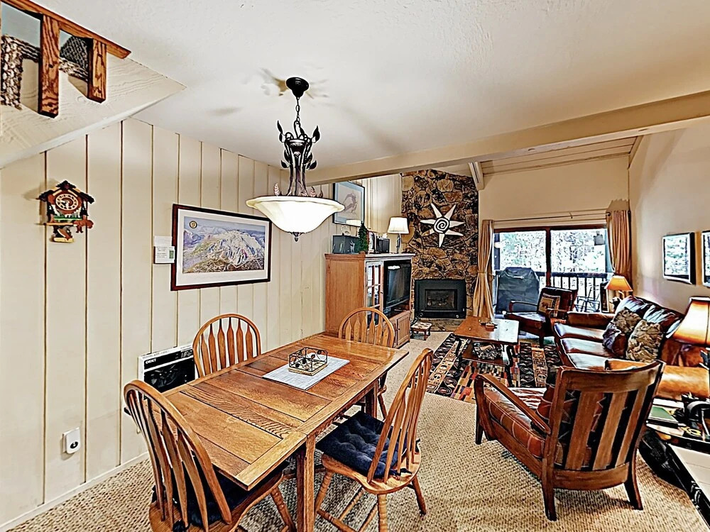 Mt. W/ Sleep Number Beds - Walk To Slopes 2 Bedroom Condo