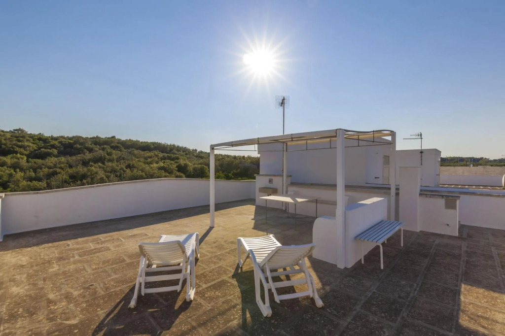 Holiday home with sea-view terrace in Castro-Bellaria PP