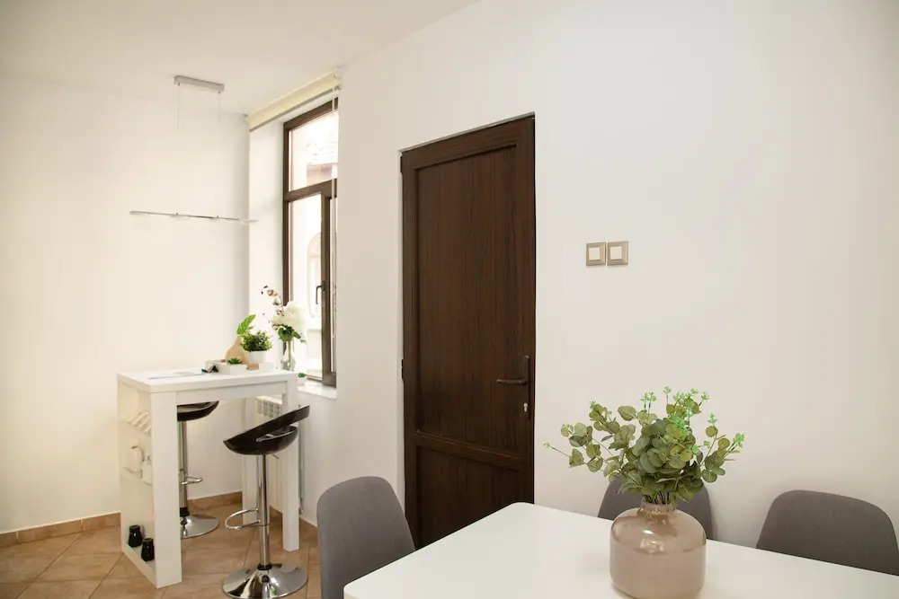 Metropole Apartments Invilla Old City