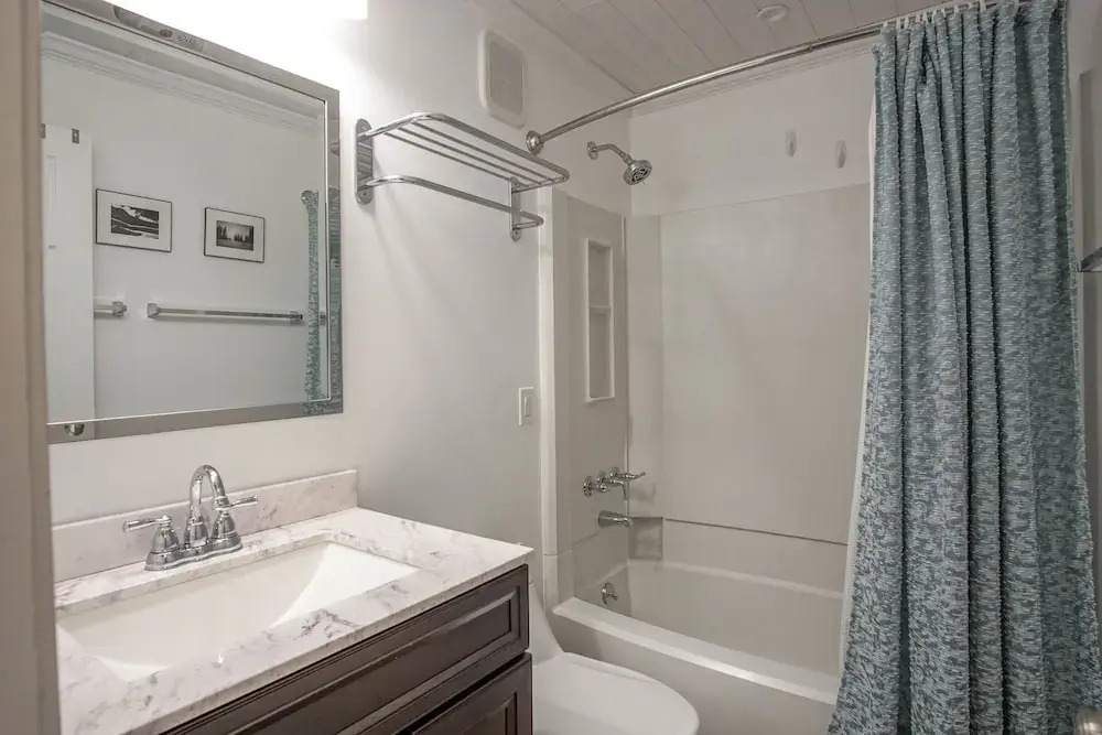1 Br: Snowcrest 210b: Easy Access to Widow Maker Territory