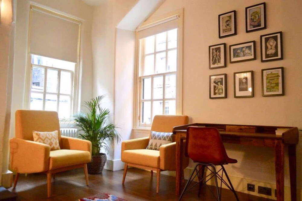 2 Bedroom Apartment on Royal Mile