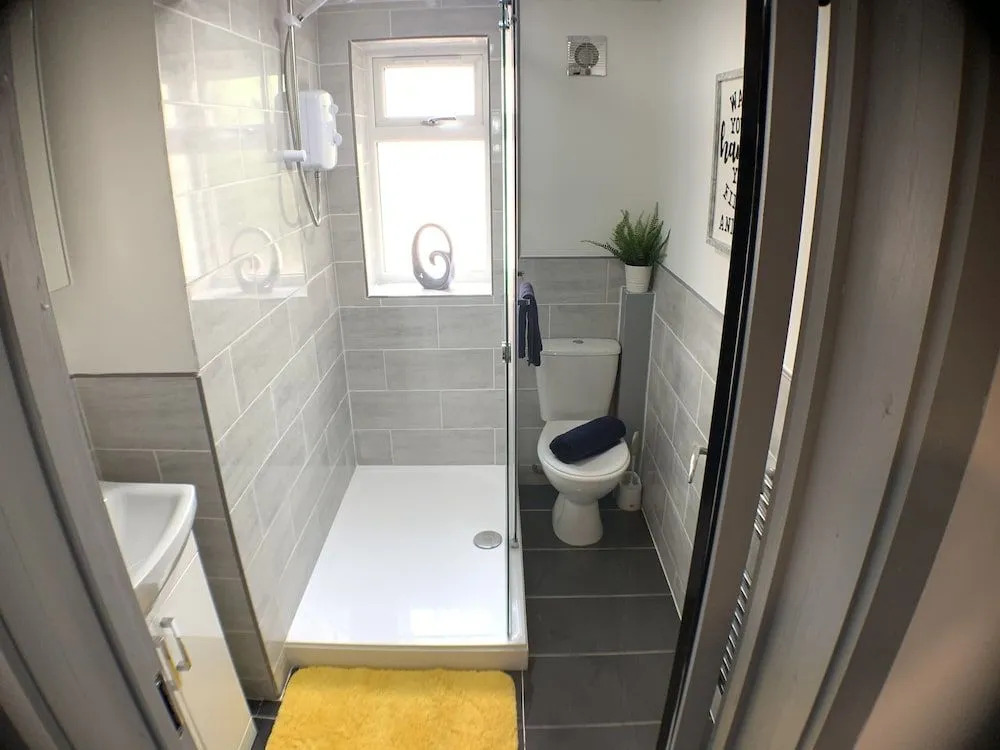 Grand Central Budget Modern Apartments