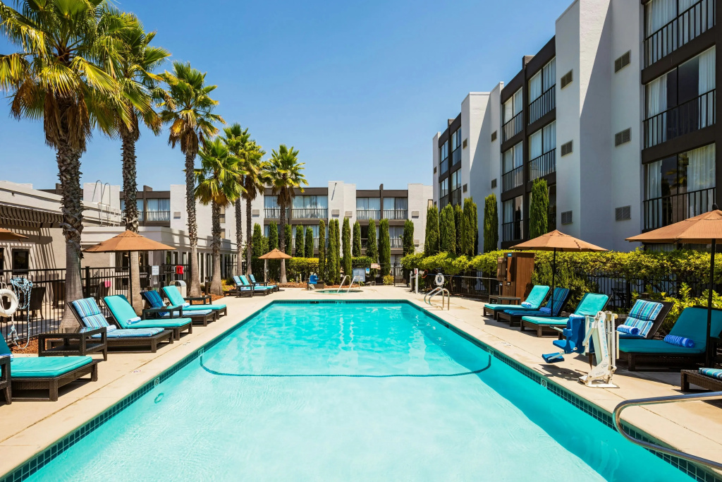 Marin Hilltop Hotel