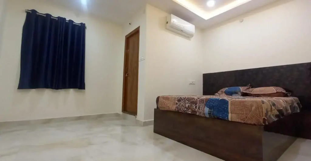iROOMZ Hotel Apoorva