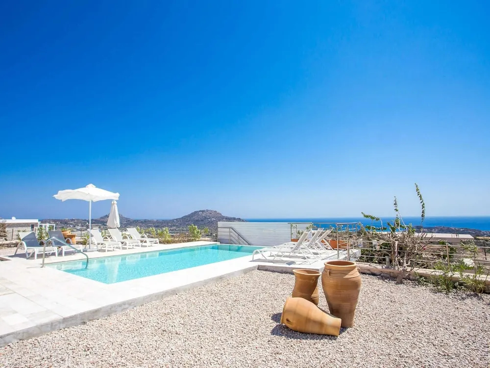 Villa in Rhodes with Infinity Pool & BBQ