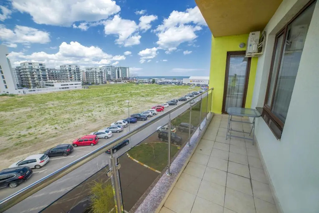 Summerland Sea View Apartment