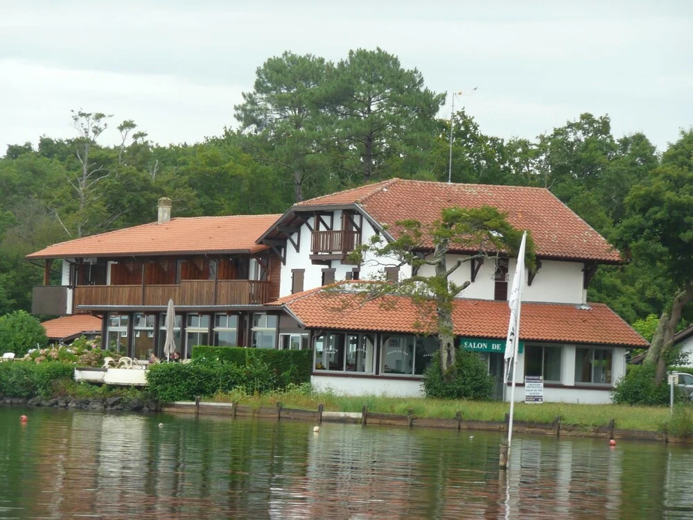 Les Rives du Lac de Léon