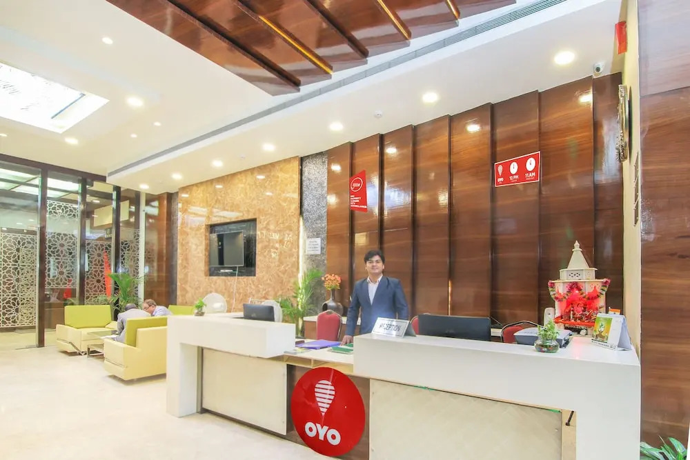 OYO 13482 Hotel Moments