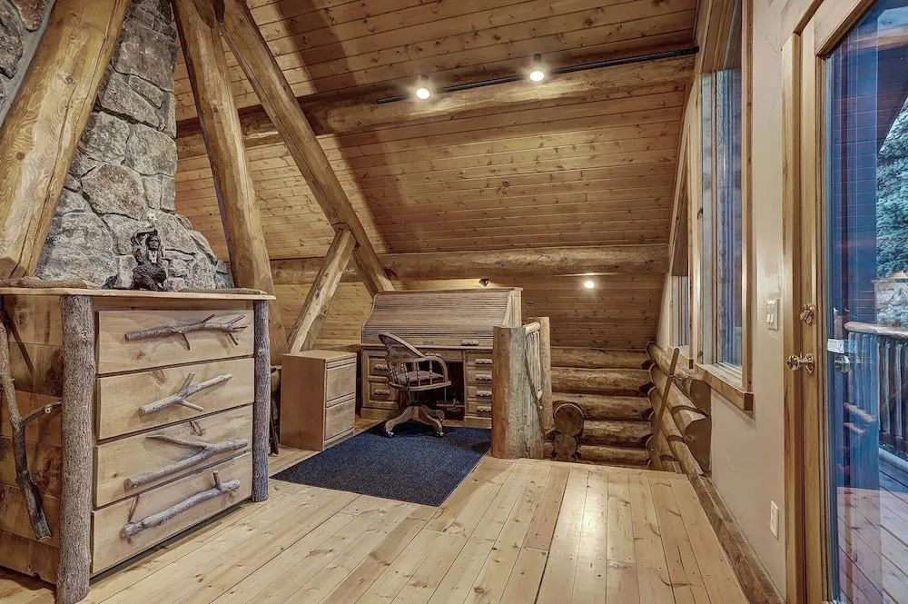 Pine Forest Lodge