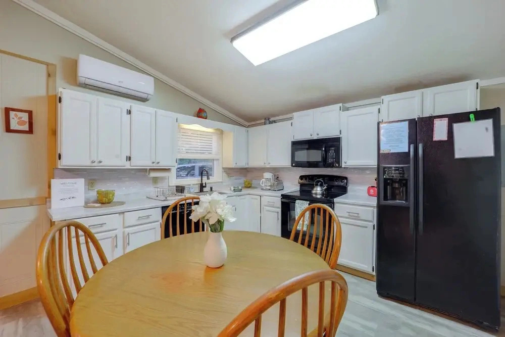 Community Perks! Mountain Home w/ Deck in Newland