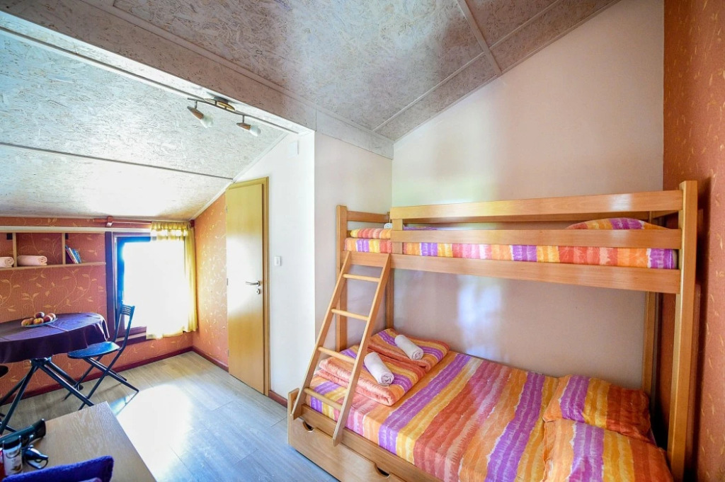 San Art Floating Hostel & Apartments