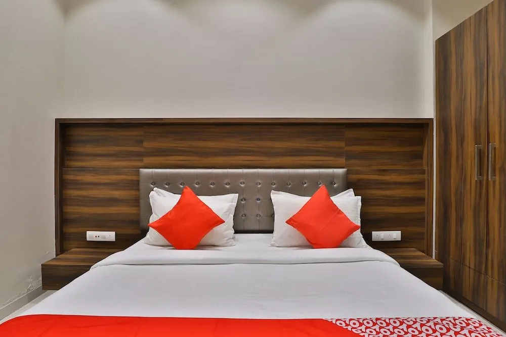 FabHotel La Victoria - Galaxy Circle