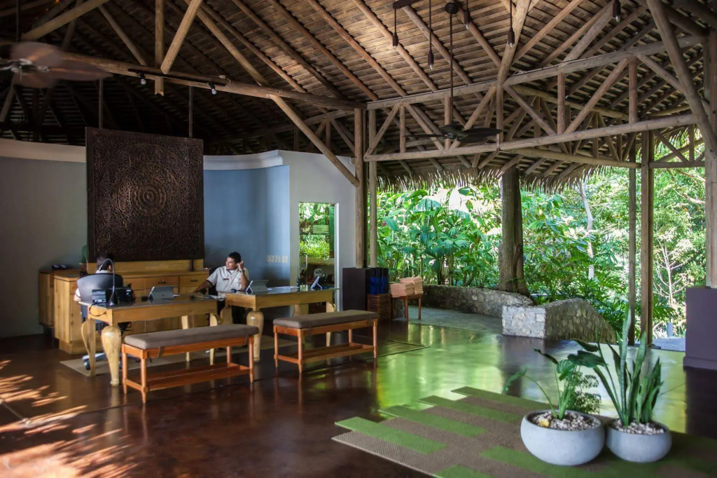 Arenas Del Mar Beachfront & Rainforest Resort Member of the Cayuga Collection