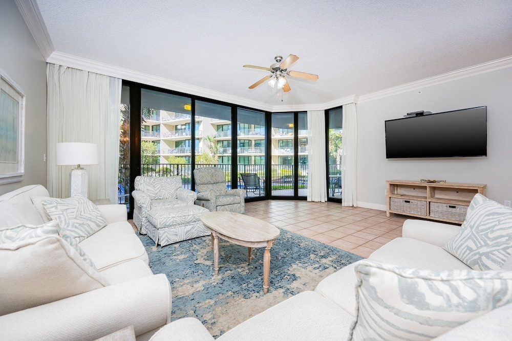 Phoenix On The Bay 1124 3 Bedroom Condo