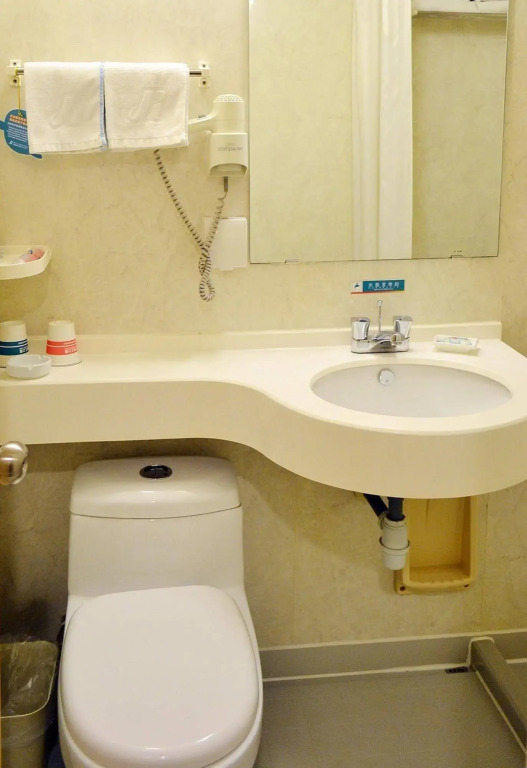 Jinjiang Inn Kunming Chenggong Square Dounan Huahui Hotel