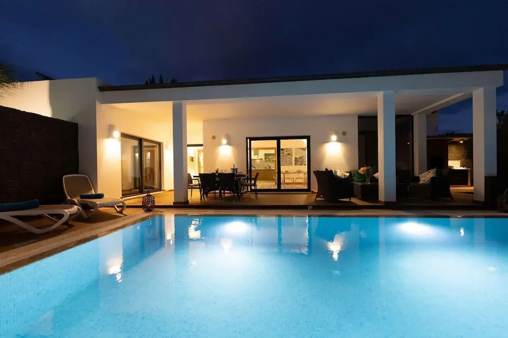 Playas Blanca Pool Private Villas