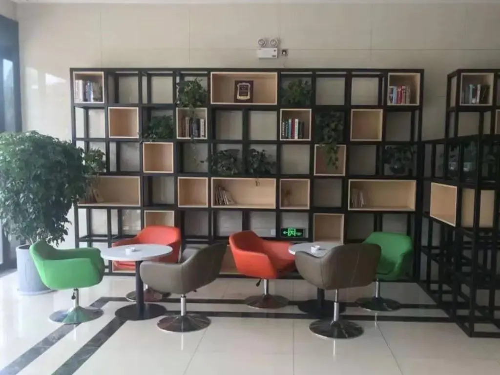GreenTree Inn Zhenjiang Dagang New District Tonggang Road Butterfly Square Hotel
