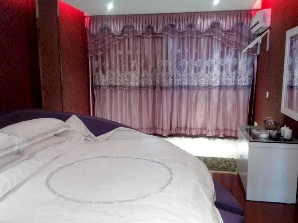 Jingjiang Shuiyue Qinghua Hotel