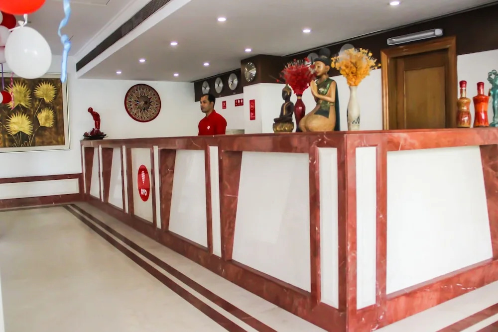 OYO 8450 Hotel Grand Starline