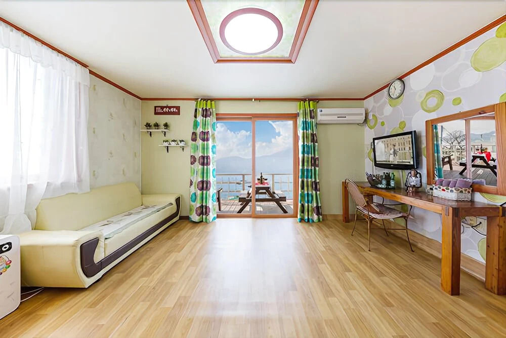 Geoje Beach Love Pension