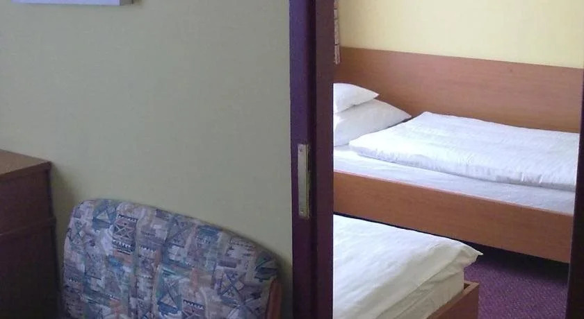 Hotel Thelena