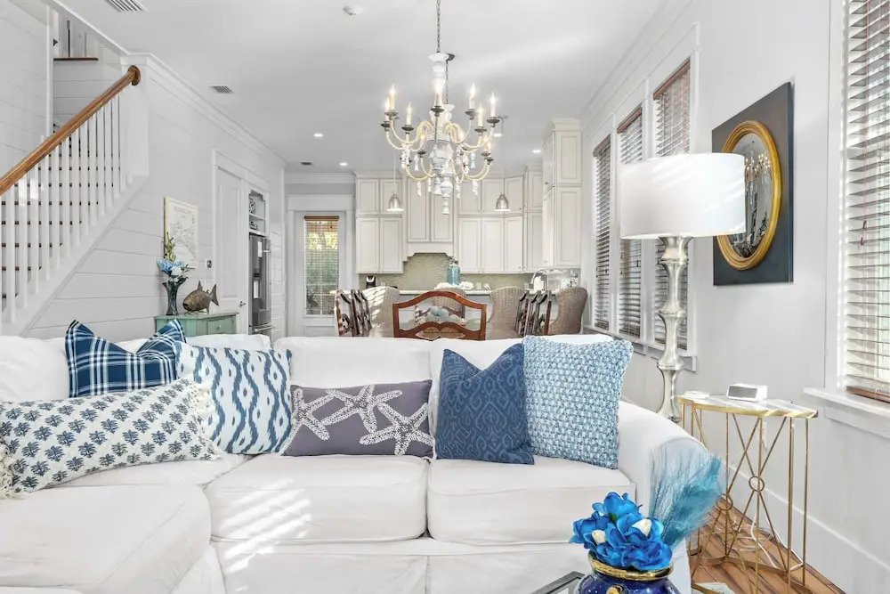 Seagrove Gardens Mins to the Beach, Santa Rosa Retreat w/ A+ Design