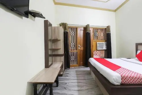 OYO 67668 Hotel Laxmi Palace