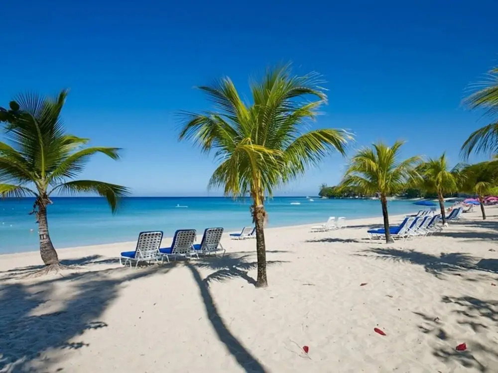 Sunny Vacation Villa 35