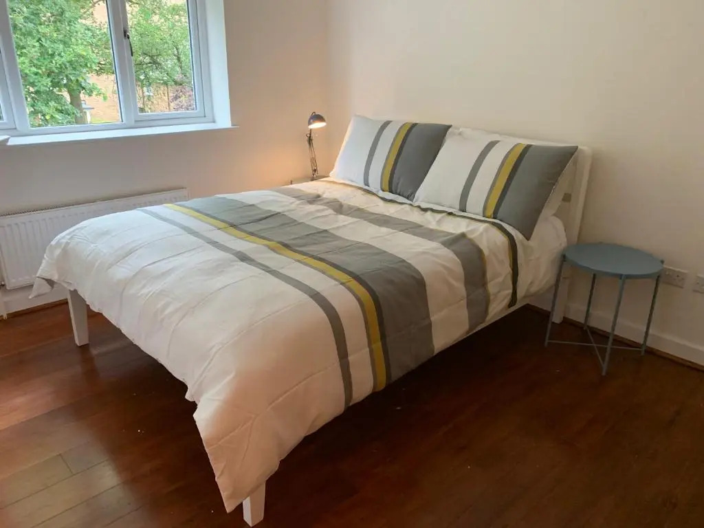 Stunning large 3 bedroom Penthouse Apartment