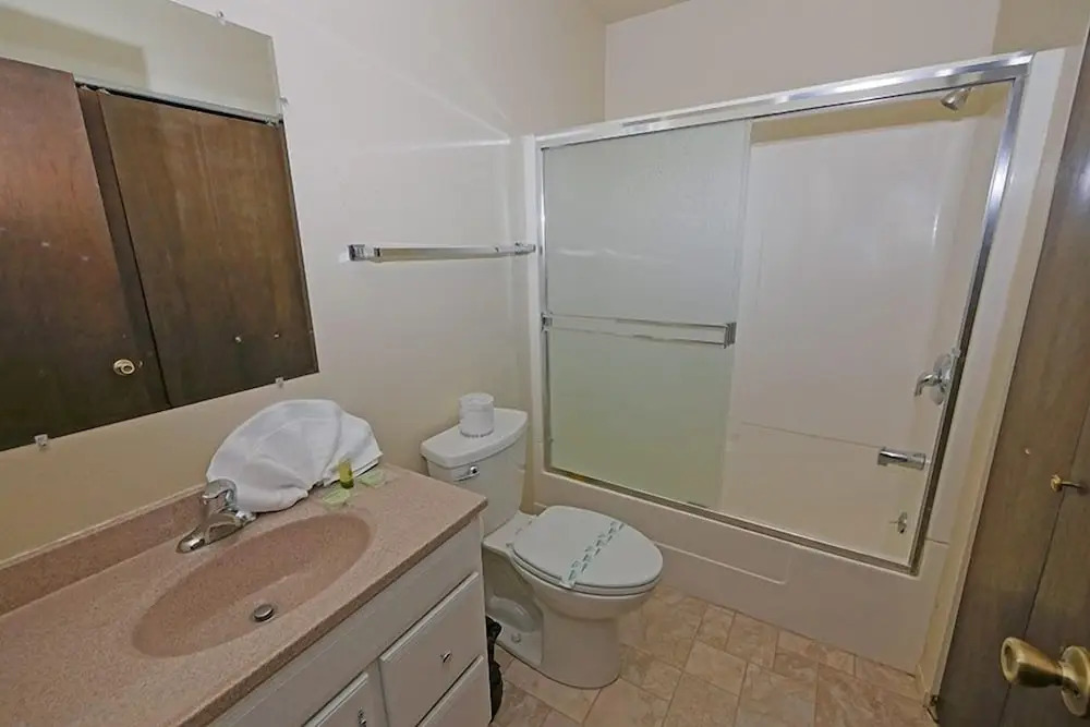 1629 Pioneer Trail 4 Bedroom Home by RedAwning