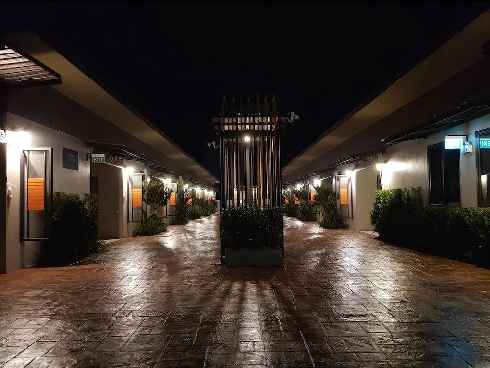 Leona hotel