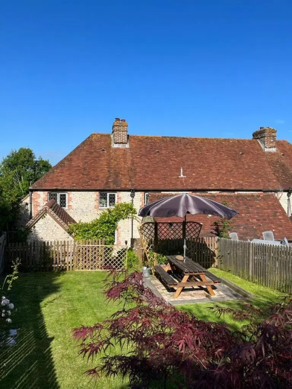Cosy Flint Cottage