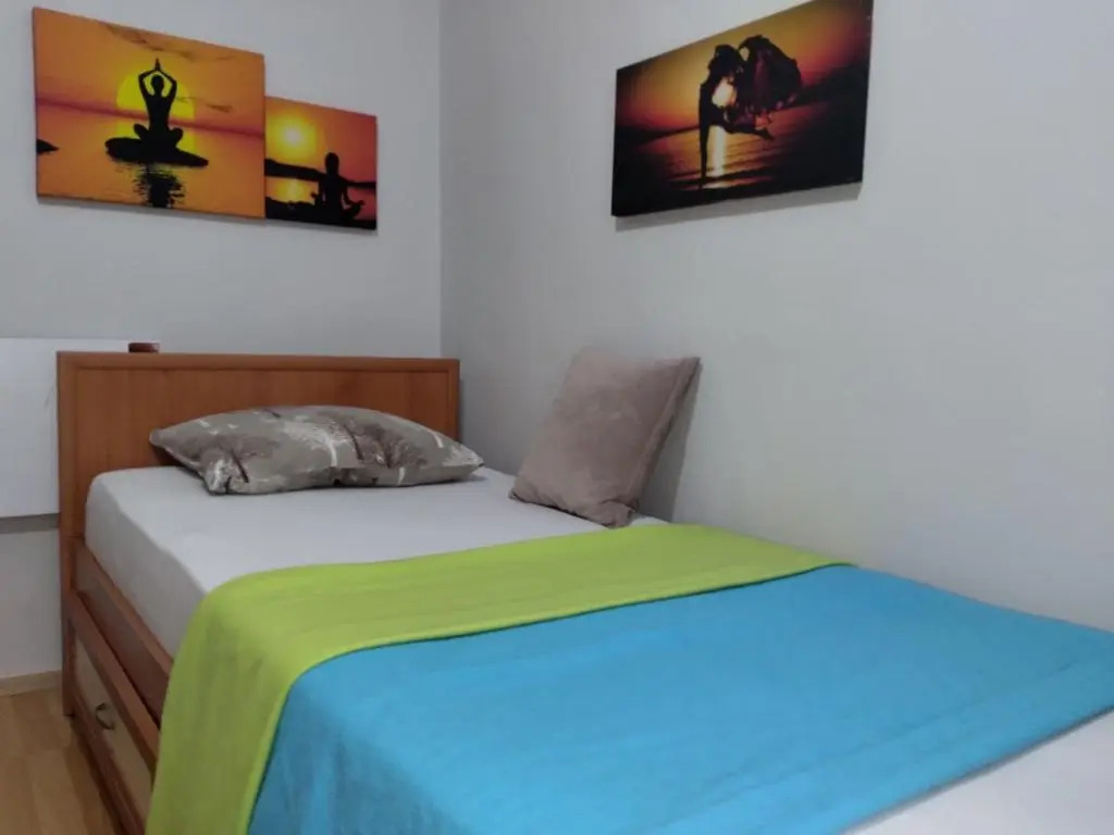 Feeling at home in İstanbul Center 5 Minutes walk to The Ataköy Metro Station & Metrobus