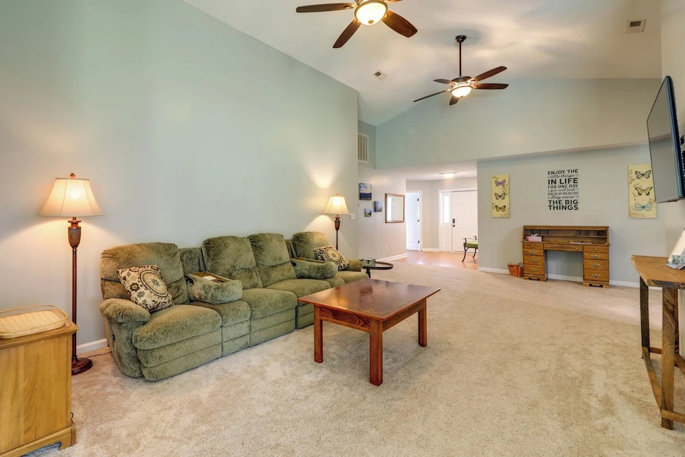 Swansboro Vacation Rental, 4 Mi to Hammocks Beach!