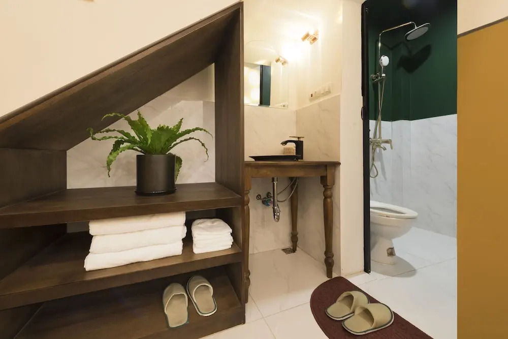 Chloe & Leo Homestay