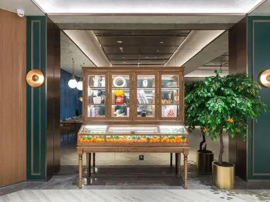 Orange Hotel (Zhengzhou East Railway Station Sports Center Subway Station)