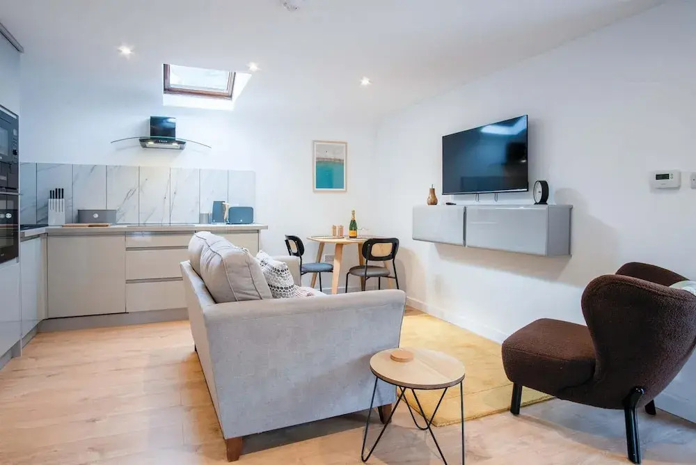 Flat 2 - 1 Bedroom Apartment - Tenby