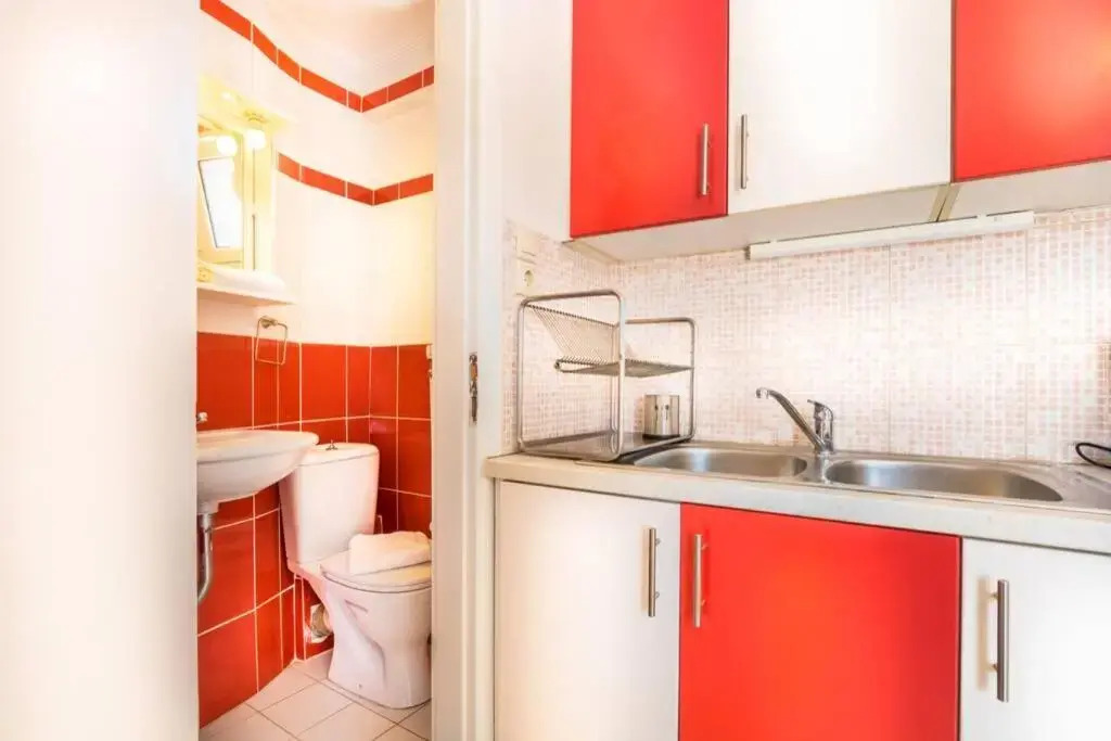 Penthouse with big terrace 2 mins from the metro