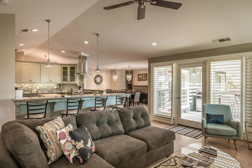 Greenwood 4 Br home by RedAwning