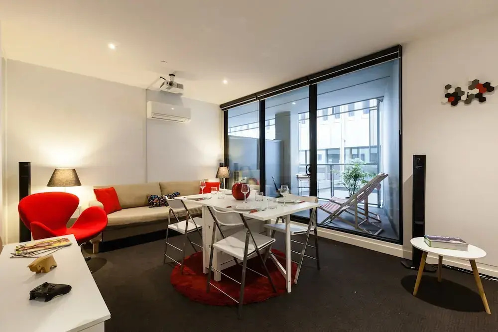 CLARK, 1BDR Melbourne Apartment